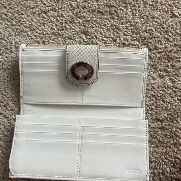 Coach Wallet - Picture 7 of 8